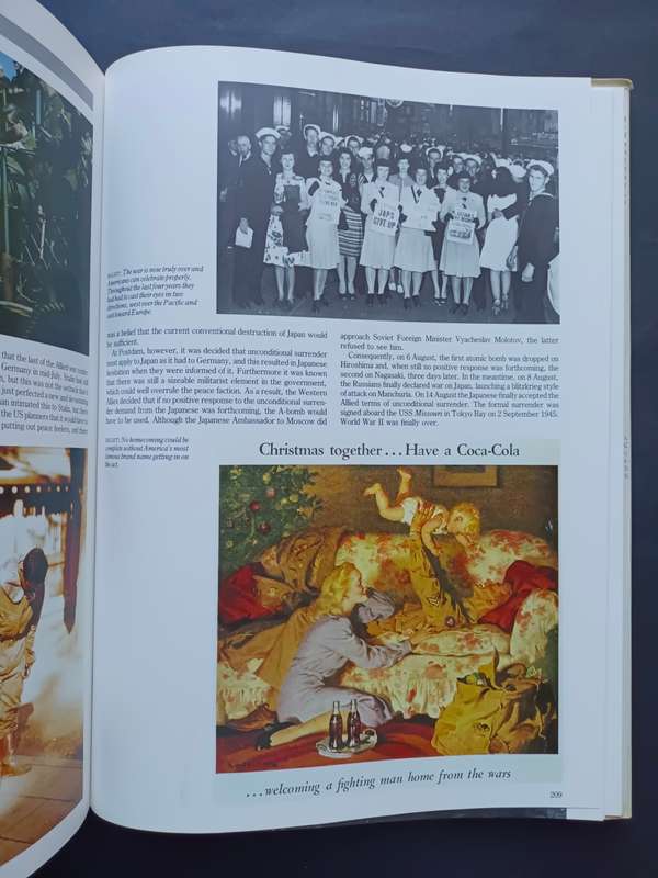 The Pictorial History of World War II / Charles Messenger