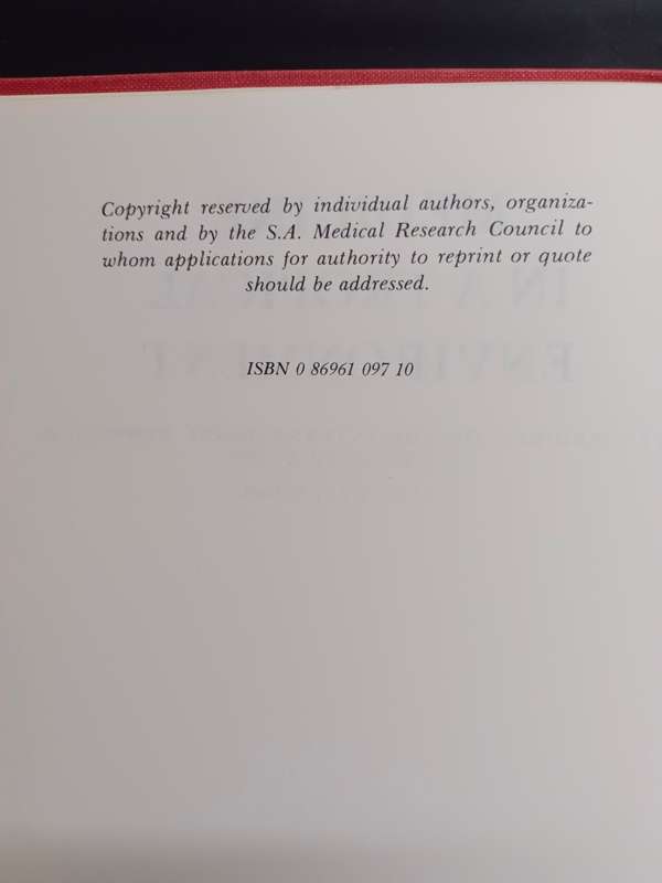 MEDICINE IN A TROPICAL ENVIROMENT / Edited by J. H. S. Gear