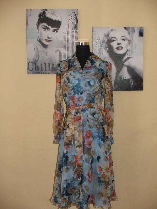 Beautiful Chiffon flower printed dress by Della ((&CM-38in)