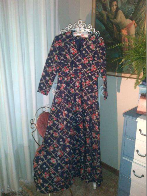 Beautiful full length maxi dress floral size m