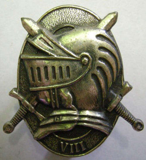 8 Armoured Division HQ Unit Cap Badge Dinnes 7