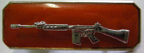 Army Sharp Shooter's Badge Dinnes 886 Two Piece Chrome Coloured Backplate