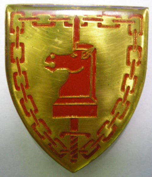 Army Battle School Shoulder Flash Pins Intact Dinnes 4468