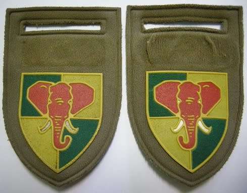 Group 6 HQ Rubberised Shoulder Flashes Pair Pins Intact Higher Formation Bars Removed