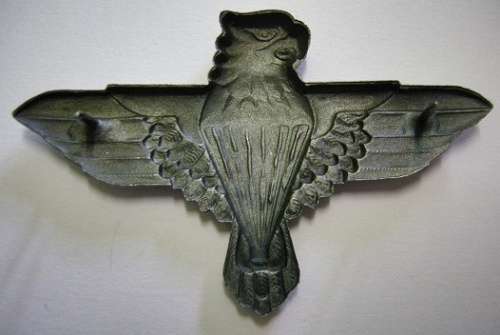 44 Parachute Brigade Grey Metal Beret Badge Pin Type Dinnes 303