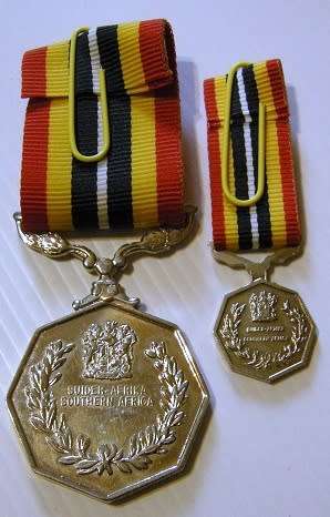 Full Size Southern Africa Medal Double Face Susp Tall Grass Poor Detail Number on Rim w/ Miniature