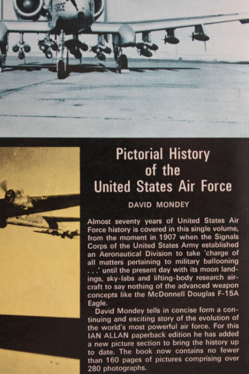 Pictorial History of the USAF by David Mondey