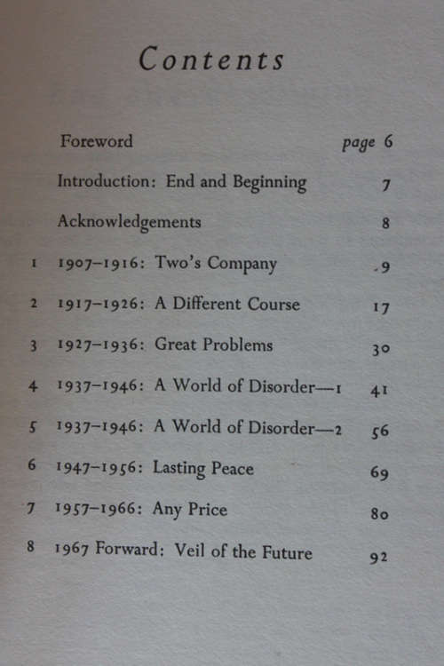 Pictorial History of the USAF by David Mondey