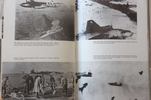 Pictorial History of the USAF by David Mondey
