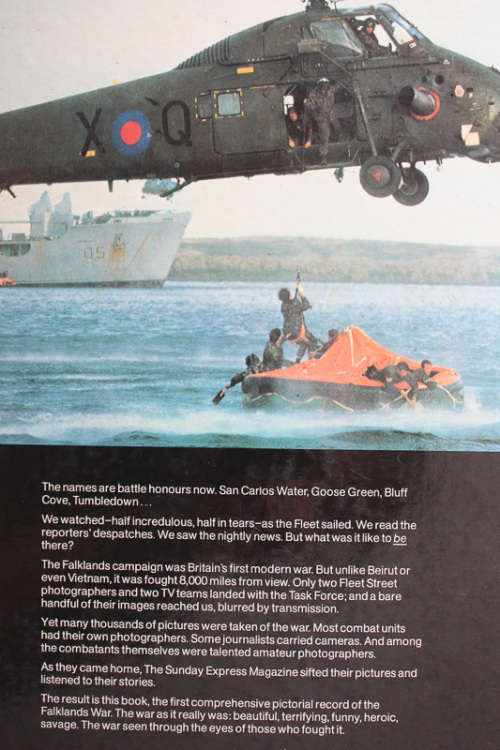 War In The Falklands: The Campaign in Pictures by The Sunday Express Magazine Team