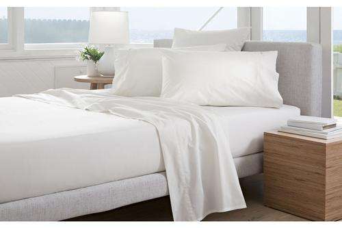 4 Piece 100% Luxury 300 Thread Count Egyptian Cotton Sheet Set - Includes Flat, Fitted Sheet & 2 Pil