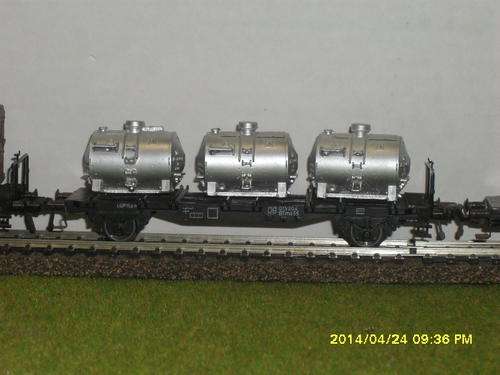 HO Fleischmann 4 Wheeler Wagon with 3 x Gas Tanks