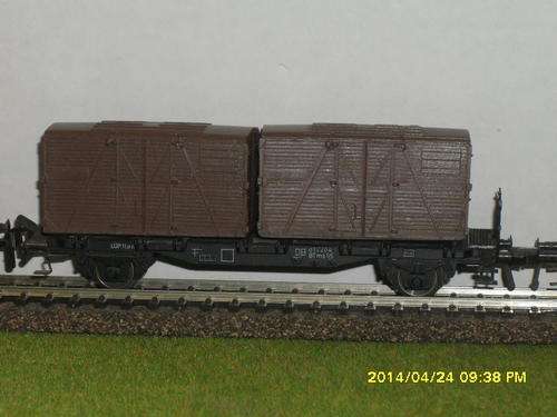 HO Fleischmann 4 Wheeler Wagon with 2 x Old type Railway Containers
