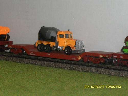 HO SAR U-13 Type Low-bed Wagon with Heavy Duty Ready-Mix Truck (Abnormal Load)
