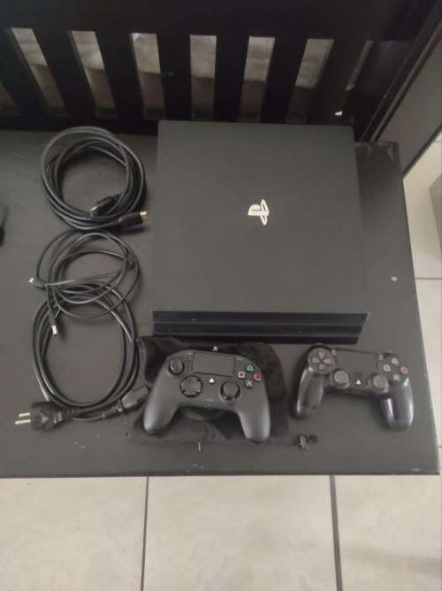 Sony PlayStation 4 Bundle - PS4 Pro 1TB with 2 controllers + PS4 VR SET + 21 Games