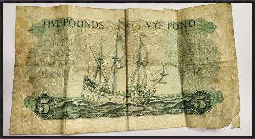 5 POUND NOTE - PLEASE SEE CONDITION OF NOTE(DAMAGED)