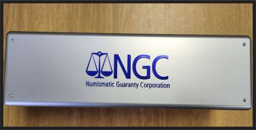 NGC COIN HOLDER FOR GRADE COINS - HOLDS 20 x COINS