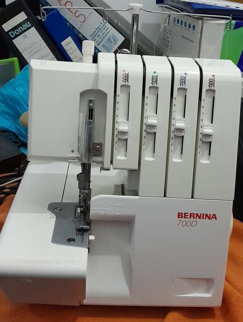 Bernina 700D Overlocker