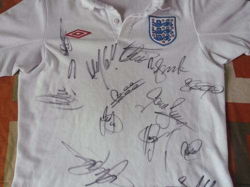 Official Signed England 2009/2010 Squad signed Soccer / football shirt + COA Very RARE