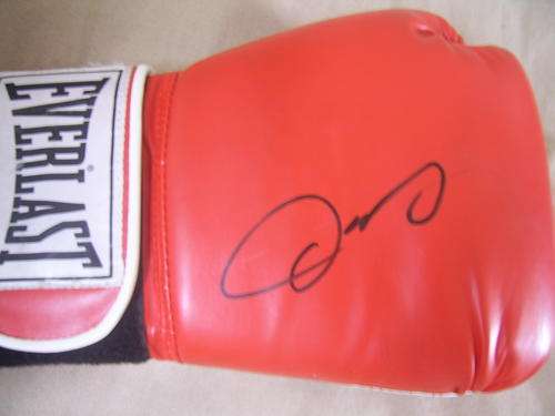 Oscar de La Hoya signed boxing glove !! RARE