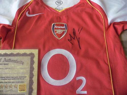 Arsenal shirt signed by Mikel Arteta + COA