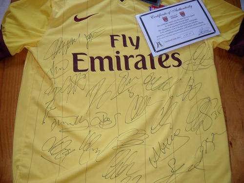 WOW !!23!! MEMBER SQUAD SIGNED ARSENAL AWAY FOOTBALL/SOCCER SHIRT +COA VERY RARE!!