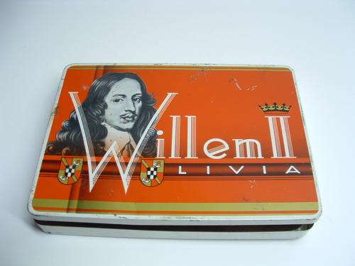 antique Willem II Cigarette Tin (Livia)