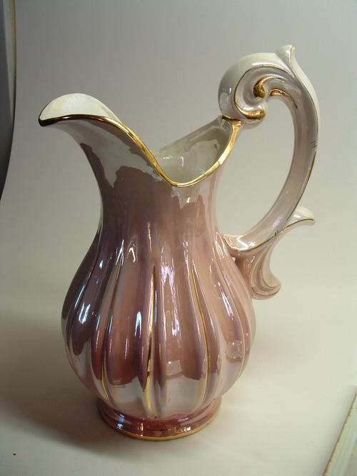 Vase and Chinese plate