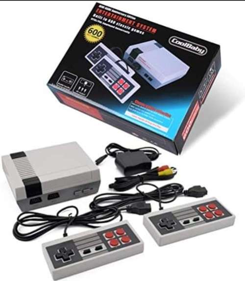 600 in 1 Retro Gaming Console with 2 controllers