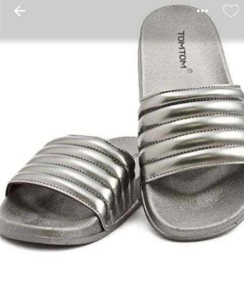 TomTom Flip Flops Slides Size 4