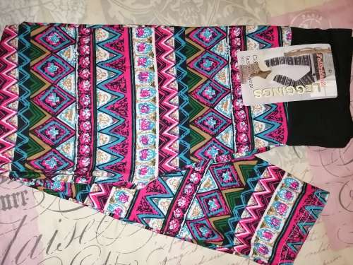Ladies leggings will fit small to large