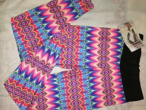 Ladies leggings will fit small to large