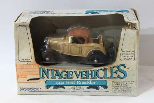 ERTL Vintage Vehicles1932 Ford Roadster. No. #2501