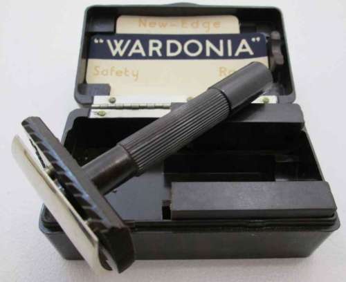 Wardonia New-Edge Safety Razor, Bakelite Box + Blades