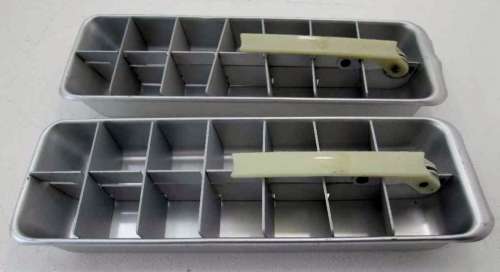 2X Vintage Aluminum Ice Trays - 30,5cm/10cm