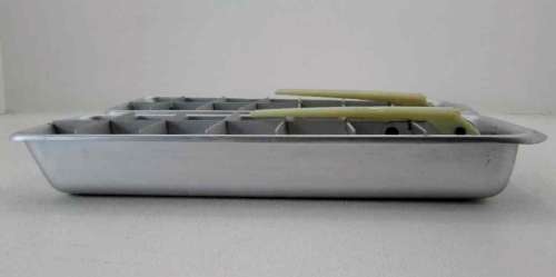 2X Vintage Aluminum Ice Trays - 30,5cm/10cm