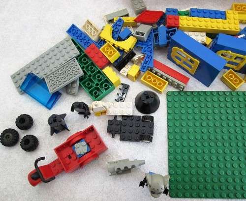 Vintage Lego 1982 Red Storage Container Box Interlego With 130+ Pieces