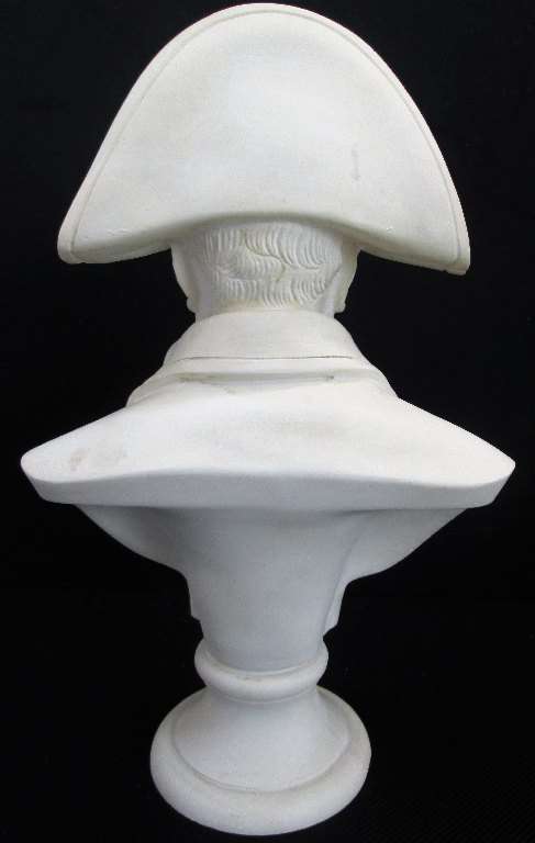 Hard Resin Or Plaster Bust Of Napolean - Height 26,5cm