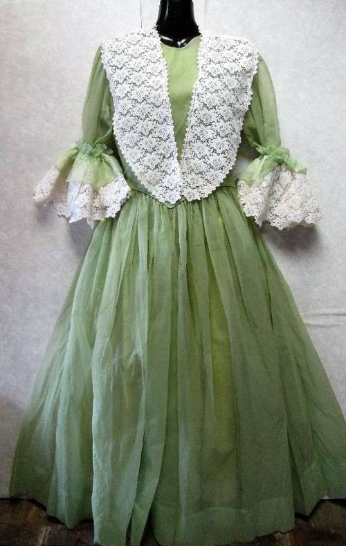 STUNNING!!!! Vintage Full Length Volkspele Dress (5 Piece)