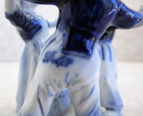 Cute Delft Dancing Children Figurine - 8,5cm/9,5cm