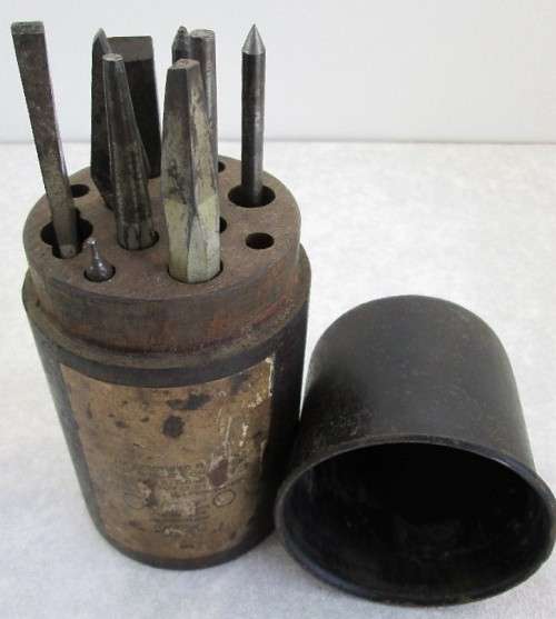 Metal Container With Tools - Container: 19cm/8,5cm