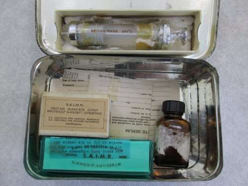 c1970's SAIMR Snake-Bite Outfit/Slangteengif Uitrusting - Tin+ Unused Contents (NB Expired!!!)