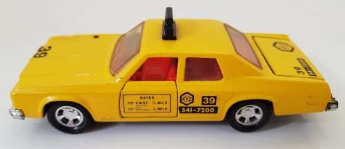 Matchbox Super Kings - Plymouth Gran Fury, 1979 - Yellow Taxi