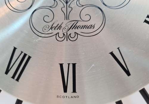 Collectible Vintage Seth Thomas Wall Clock - 53cm/53cm (Mechanism NOT Working)