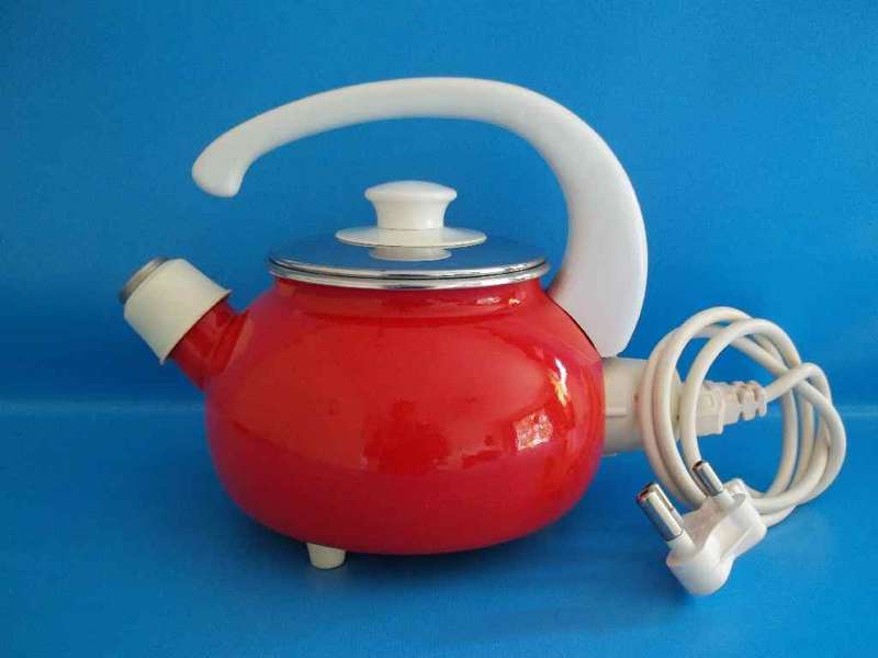 Gorgeous Red Hendler's Whistle Kettle - 1,5l Capacity