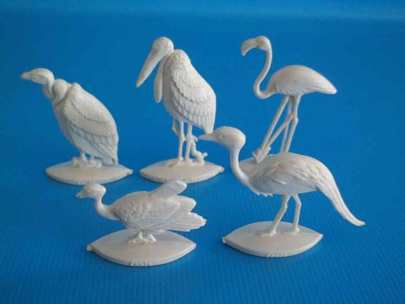 5 Rare Promotional Collectable Fanta Plastic Birds From A 1961 Advertising Campaign In Africa