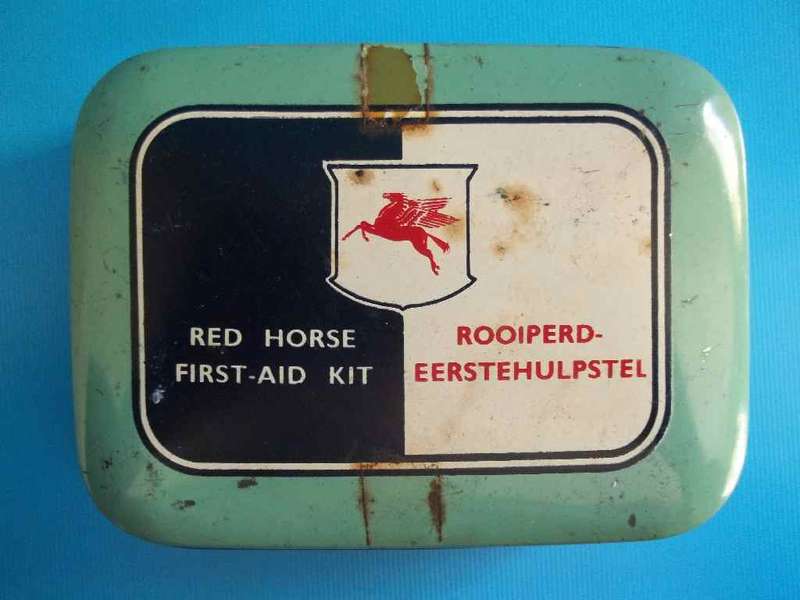 Red Horse First-Aid Kit / Rooiperd Eerstehulpstel Tin (4cm/14cm/10cm) - Fantastically Collectable!