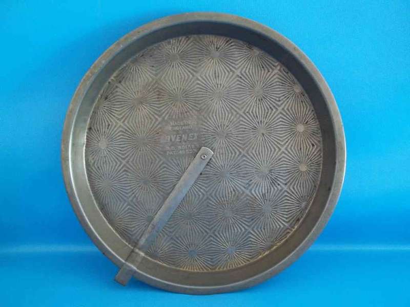 Vintage Ovenex, Made In England Cake Tin - Diameter 26cm