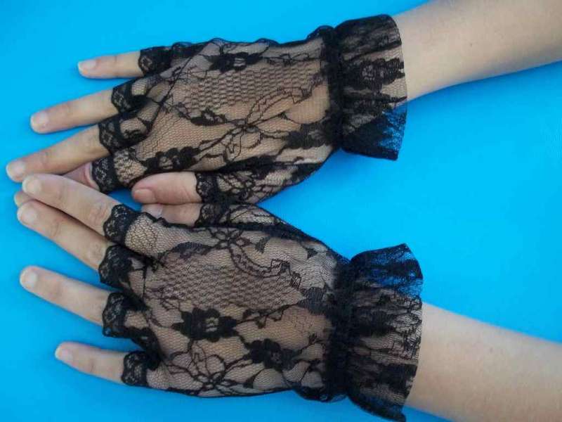 Short Black Lace Glove - Size S