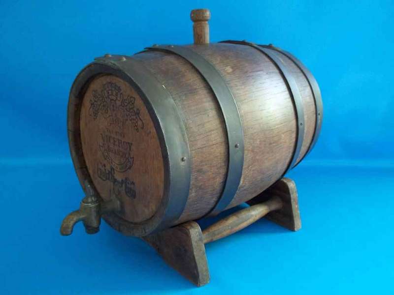 Gold Reef City - Van Ryn's Viceroy Brandy Decorative Miniature Cask - Height 22,5cm - Length 27cm